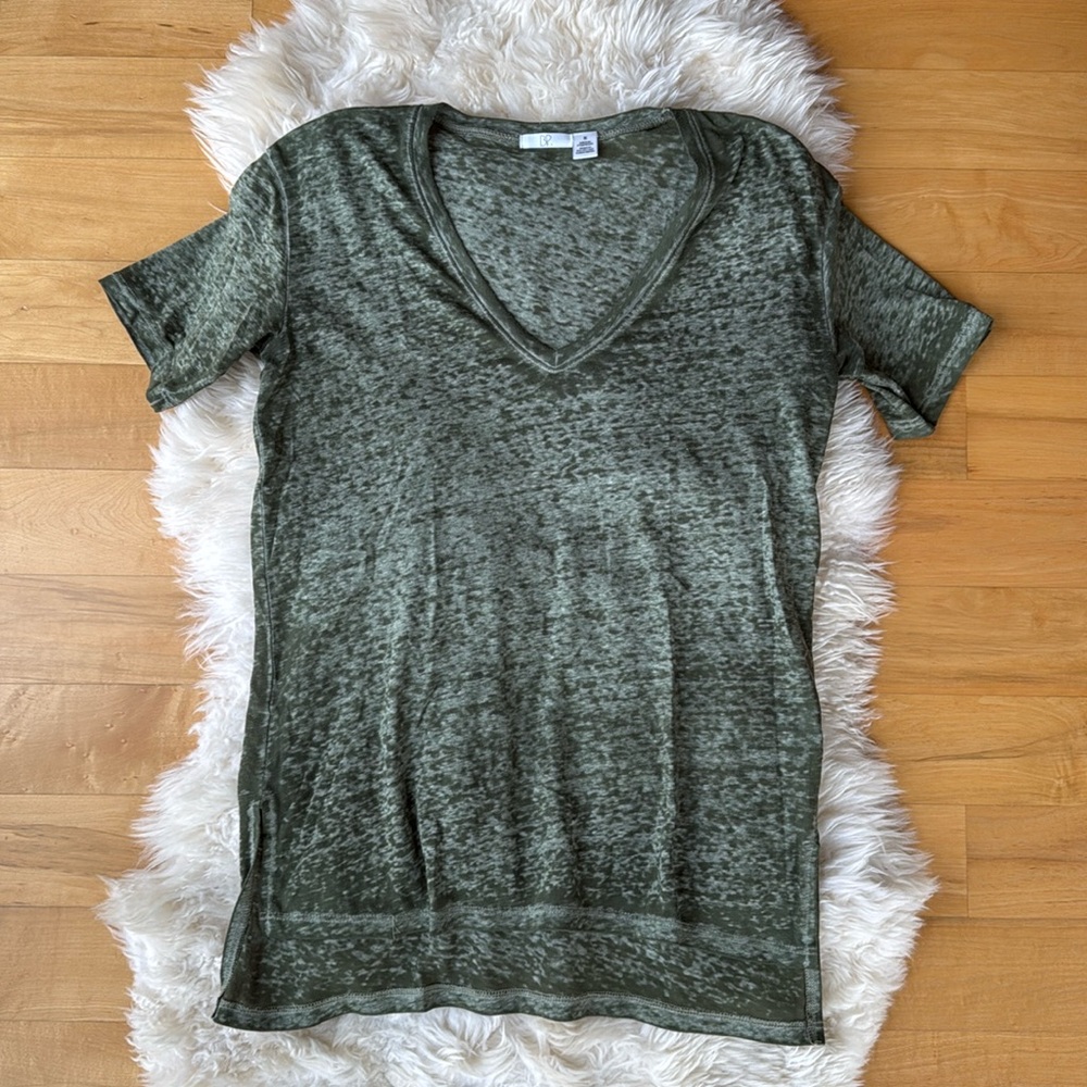 BP green t-shirt, size XS